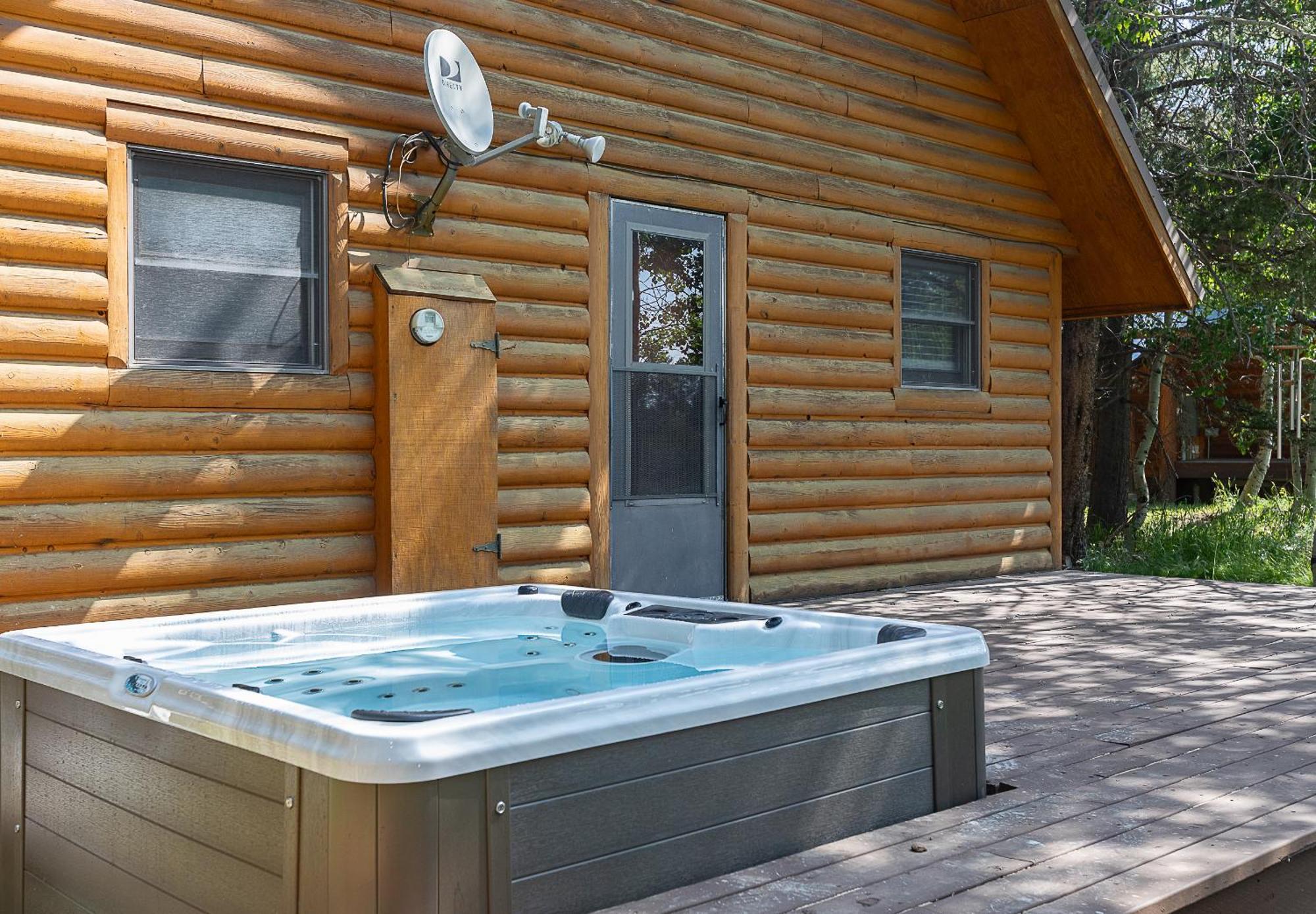 Remington Reload By Kabino Hot Tub Firepit Roku Big Yard Driveway Grill Wifi Trails Island Park Exterior foto